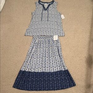 Croft & Barrow Blue and White Floral Top